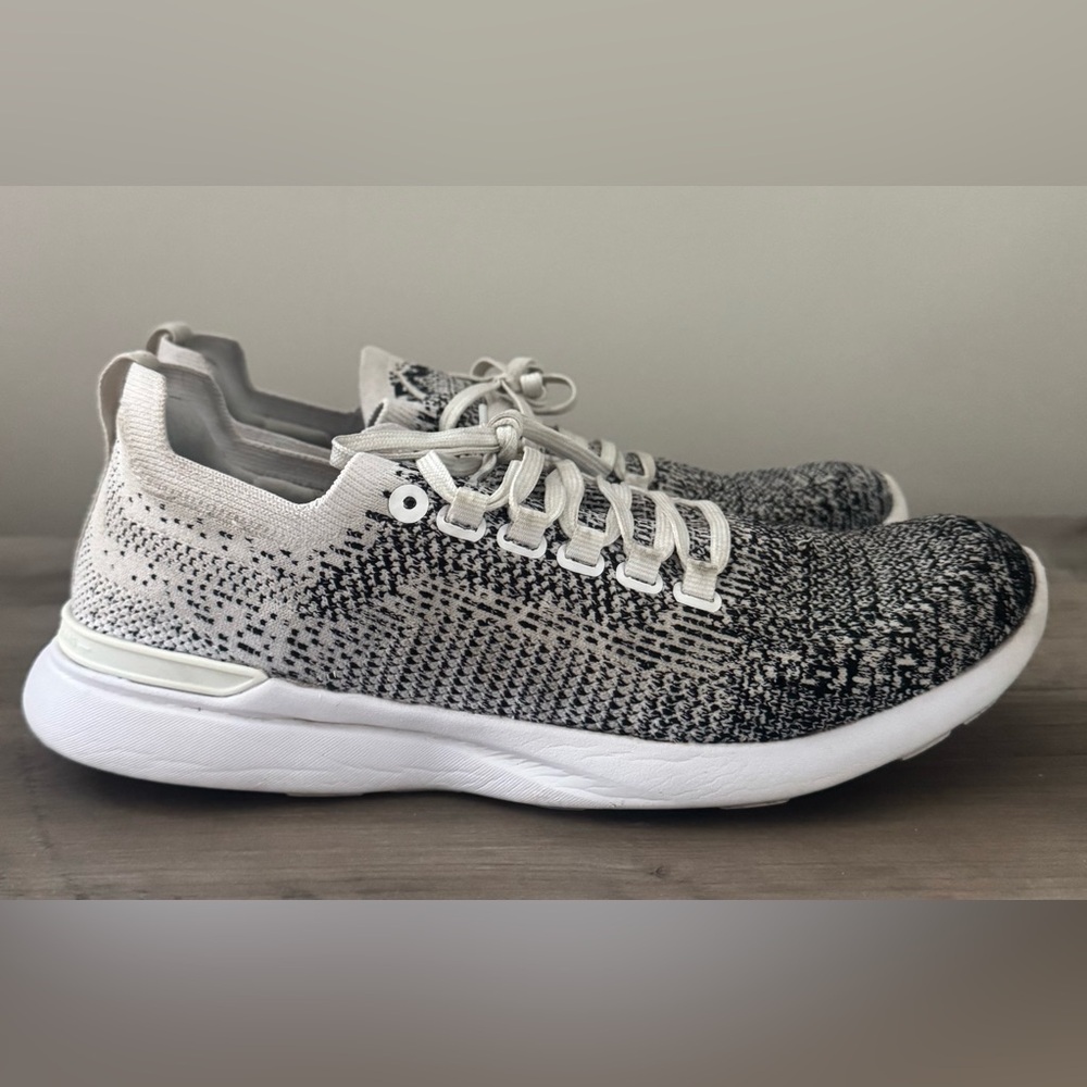 APL TechLoom Breeze W Athletic Shoes